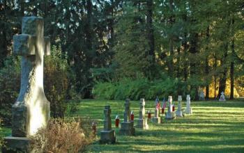 https://www.ladivinamisericordia.org/sites/default/files/field/image/0036mt_mic_cemetery06_0.jpg
