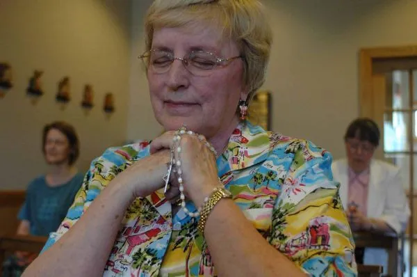https://www.ladivinamisericordia.org/sites/default/files/field/image/050624f_ministry_of_prayer03.jpg
