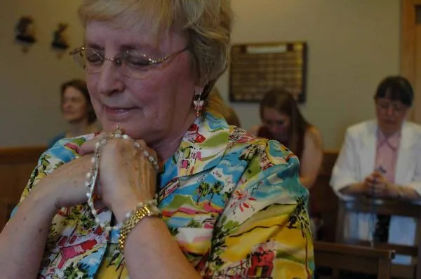 https://www.ladivinamisericordia.org/sites/default/files/field/image/050624f_ministry_of_prayer04.jpg