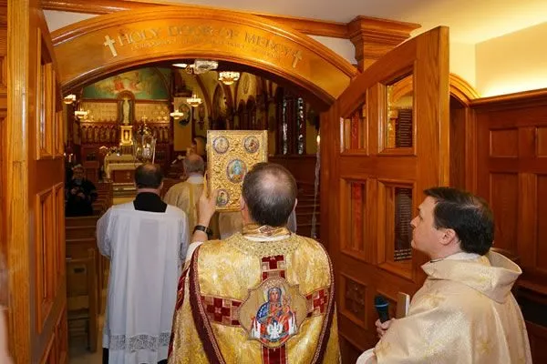 https://www.ladivinamisericordia.org/sites/default/files/field/image/1512mf_holy_door_opening_04_adj.jpg