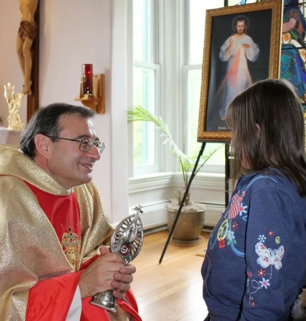 https://www.ladivinamisericordia.org/sites/default/files/field/image/ella.jpeg