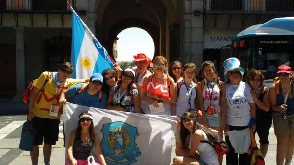 https://www.ladivinamisericordia.org/sites/default/files/field/image/jovenes.jpg