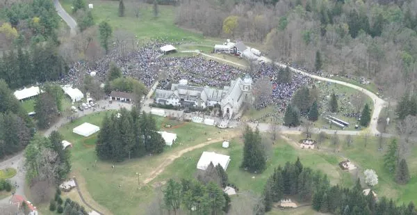 https://www.ladivinamisericordia.org/sites/default/files/field/image/mercy_sunday_aerial_2012.jpg